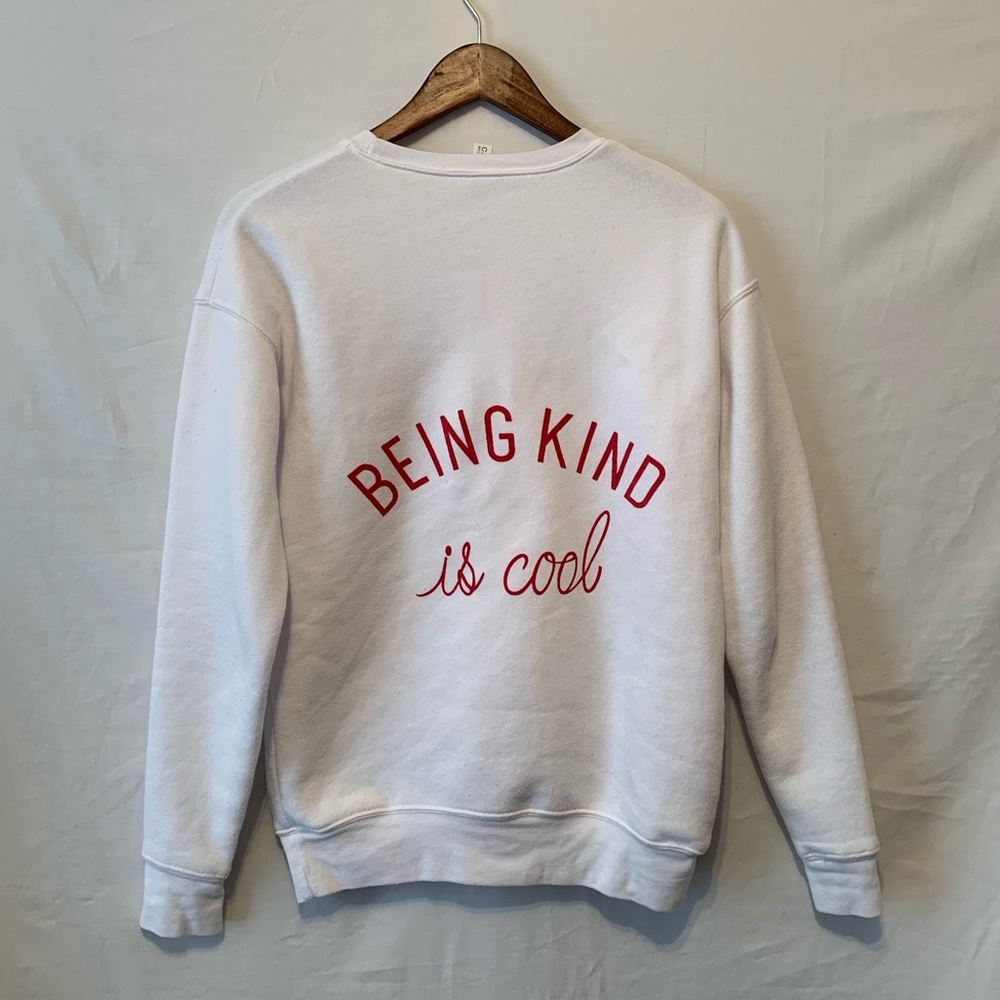 🍃 White Sweatshirt 🌻🍃